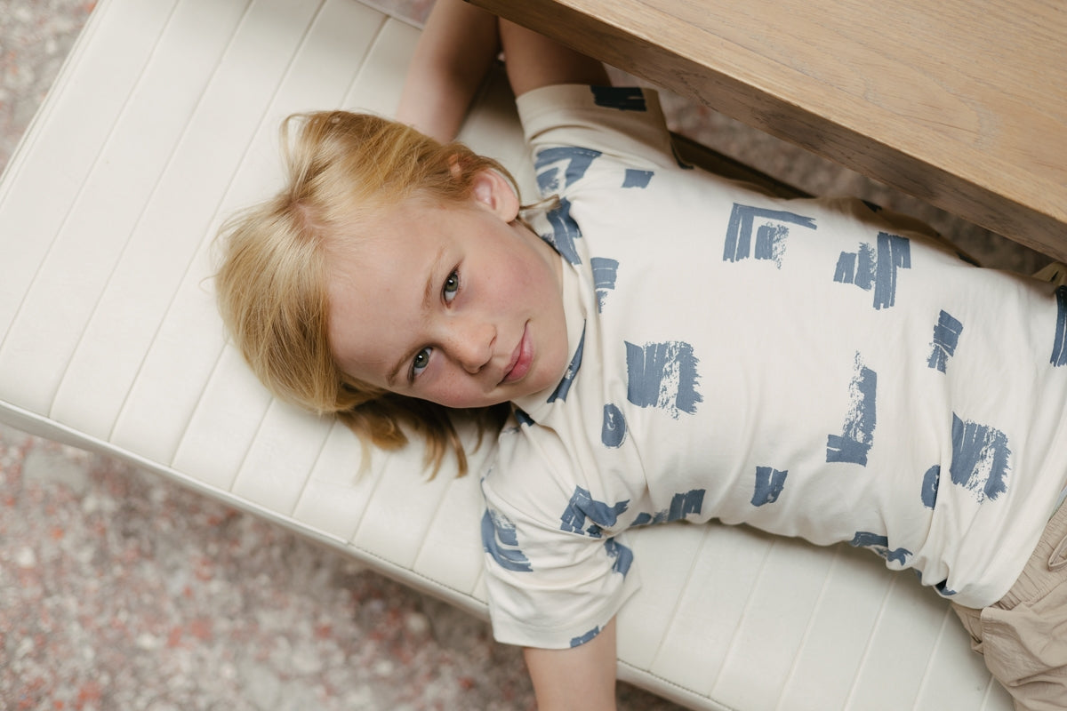 Shirt beige met blauw | AOP Blue Sketch