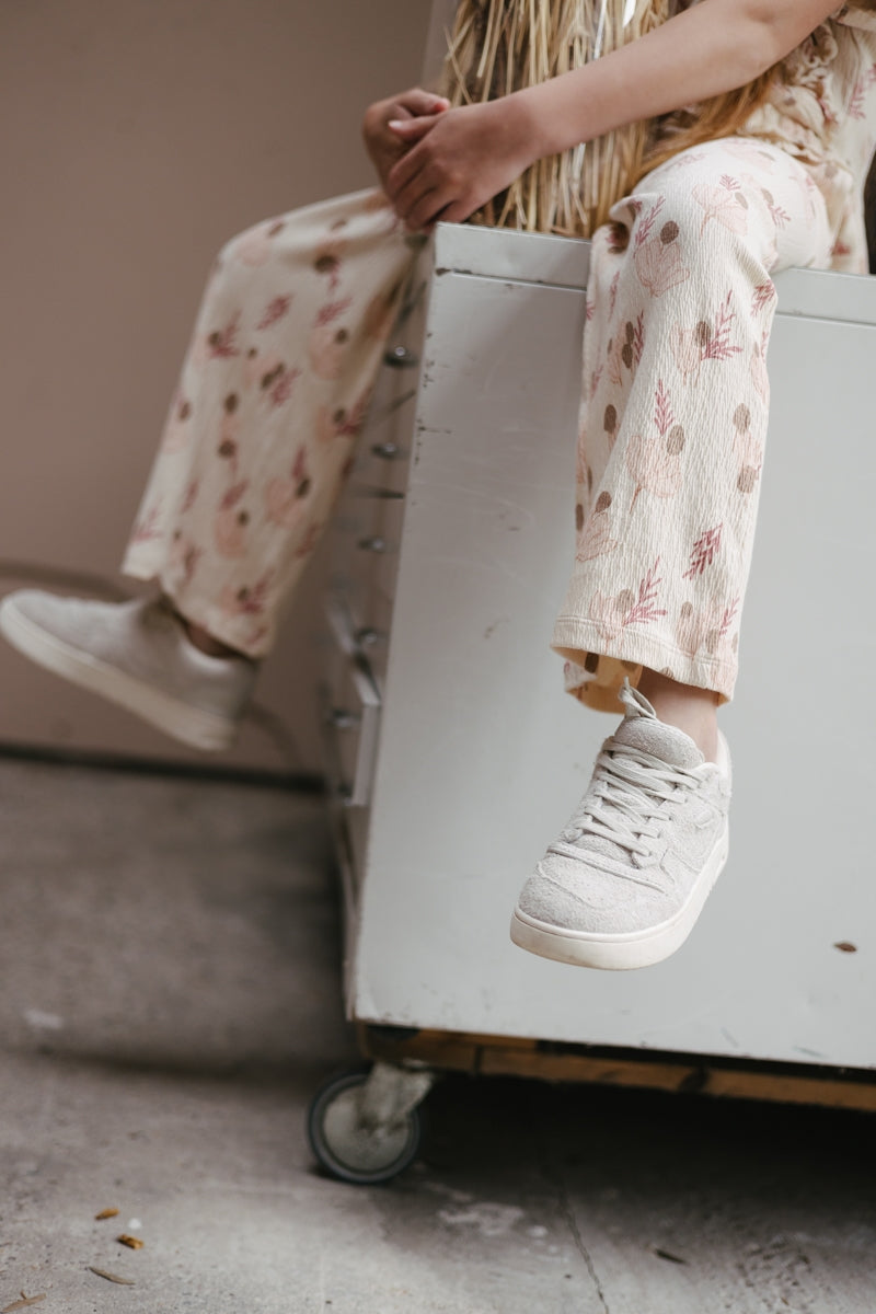 Broek Créme met bloemen | AOP Pink Leaves