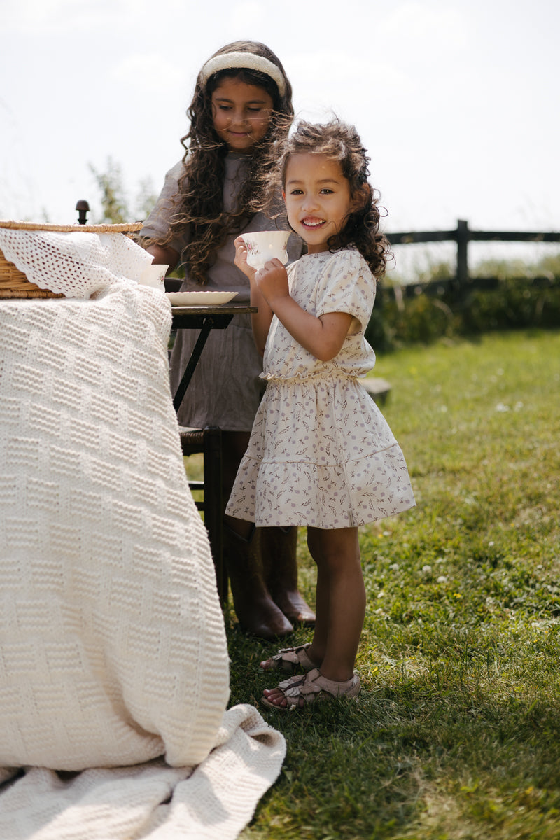 Jurk ecru met bloemen | AOP Purple Flower